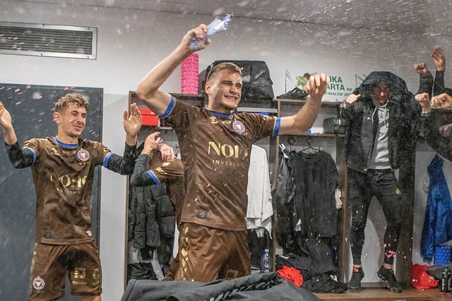 禁让人思考 禁让人思考