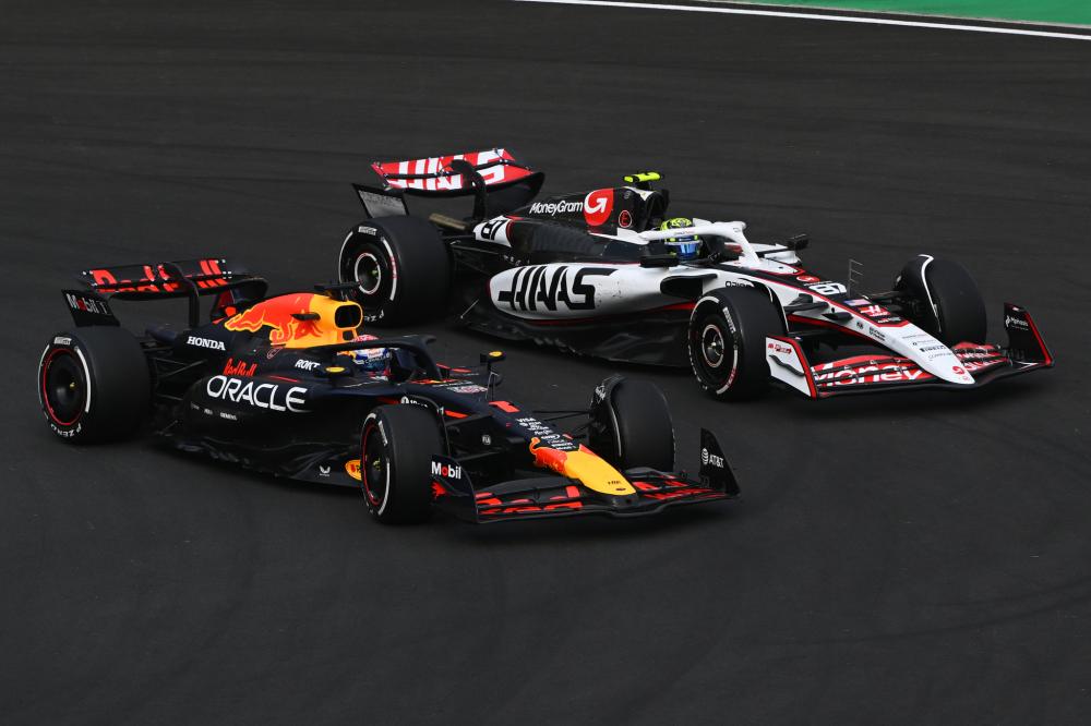 他用令人瞩 他用令人瞩